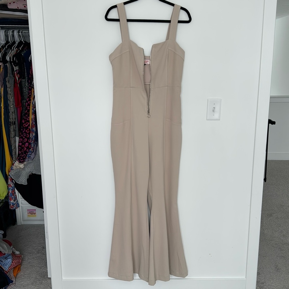 Showpo Georgianna Flare Contrast Stitch Detail Jumpsuit in Beige - Size 8 - Picture 3 of 8